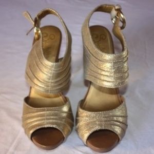 Seychelles Gold Gypsy Pumps
